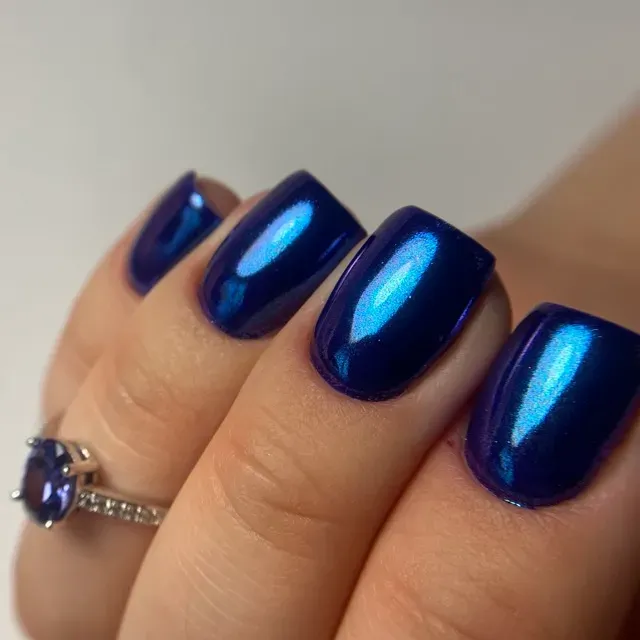 Granatowy manicure hybrydowy z efektem chromu — Lua Kosmetologia Poznań